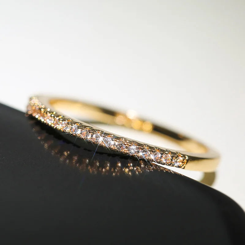 Elegant Minimalistisk Ring med Kubisk Zirkon