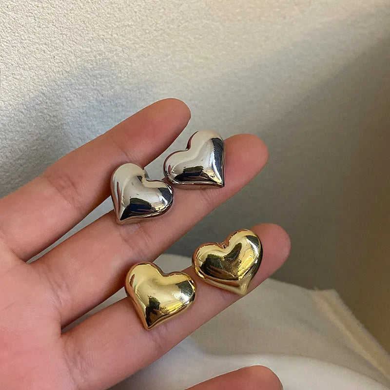 HEART STUDS EARRINGS Gold