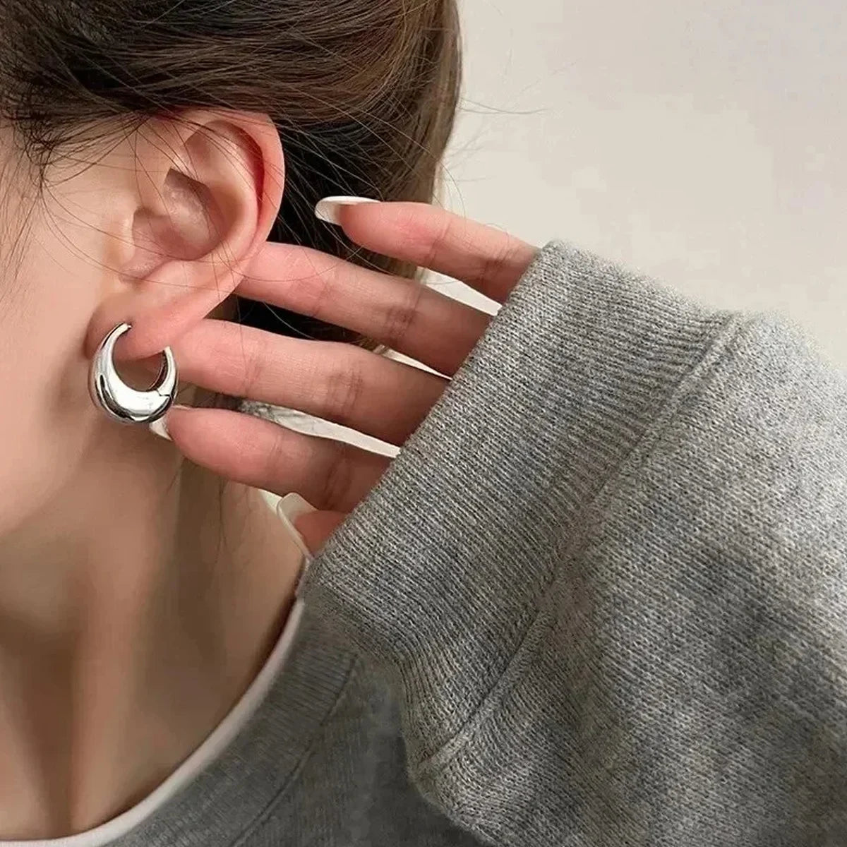 MOON HOOPS EARRINGS Silver
