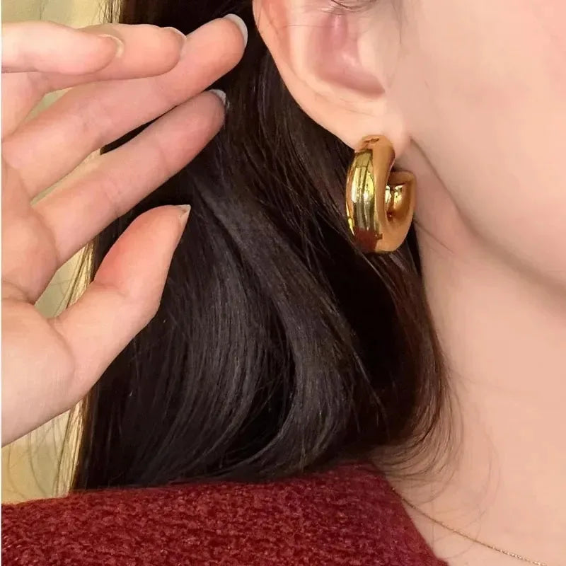 SLEEK HOOPS EARRINGS Gold