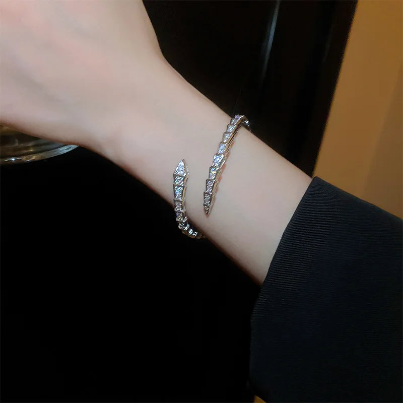 Snaketail Armband med Zirkon-stenar (Orm motiv)