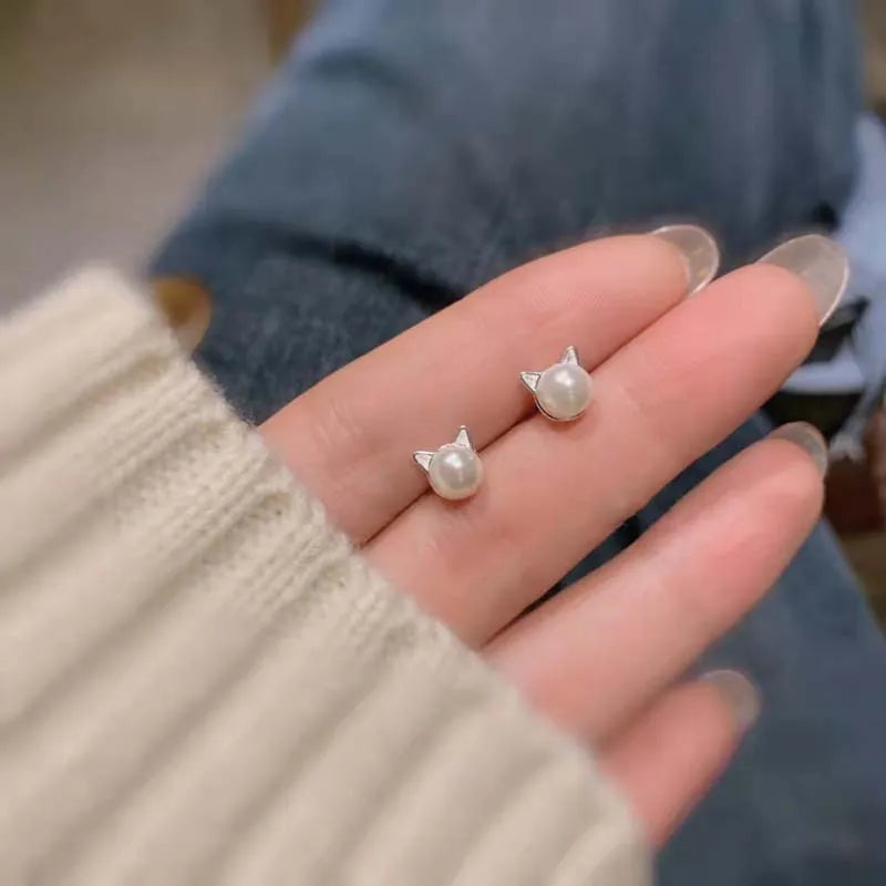 Mini Kattörhängen Studs med Pärla