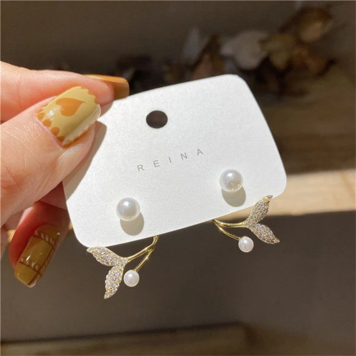 Dolphin STUDS