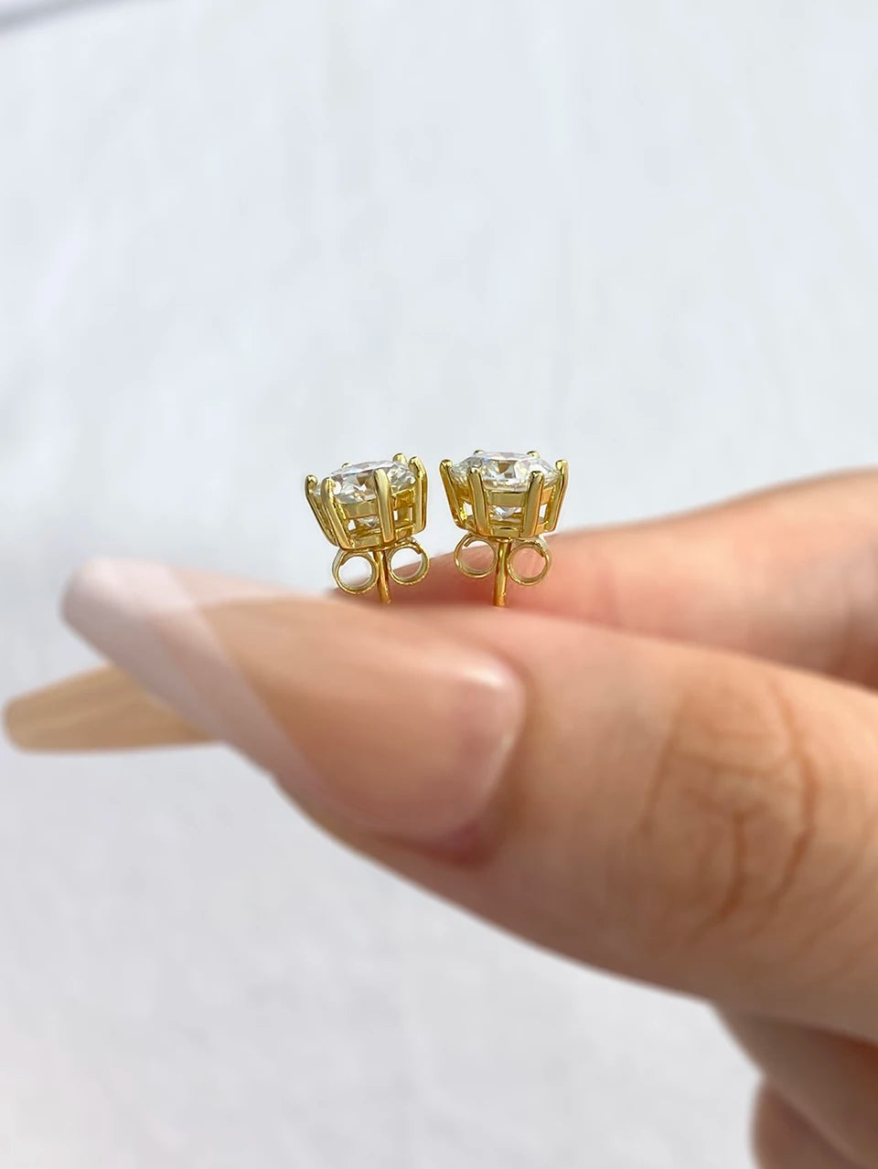Moissanite Stud Örhängen – Diamanter i Sterling Silver Guldpläterade