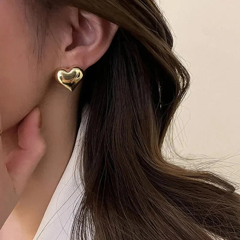 HEART STUDS EARRINGS Gold